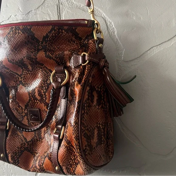 Rare Vintage Dooney & Bourke Python Embossed Leather Bucket Bag – Style 9P940 OR